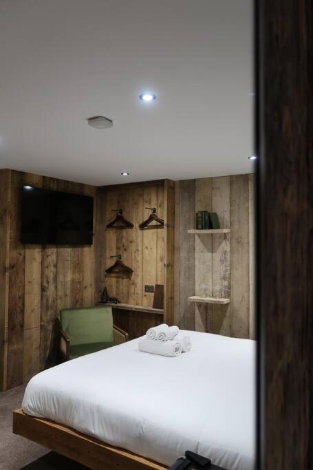 Apartment Quirky Retreats - The Hidden Retreat *